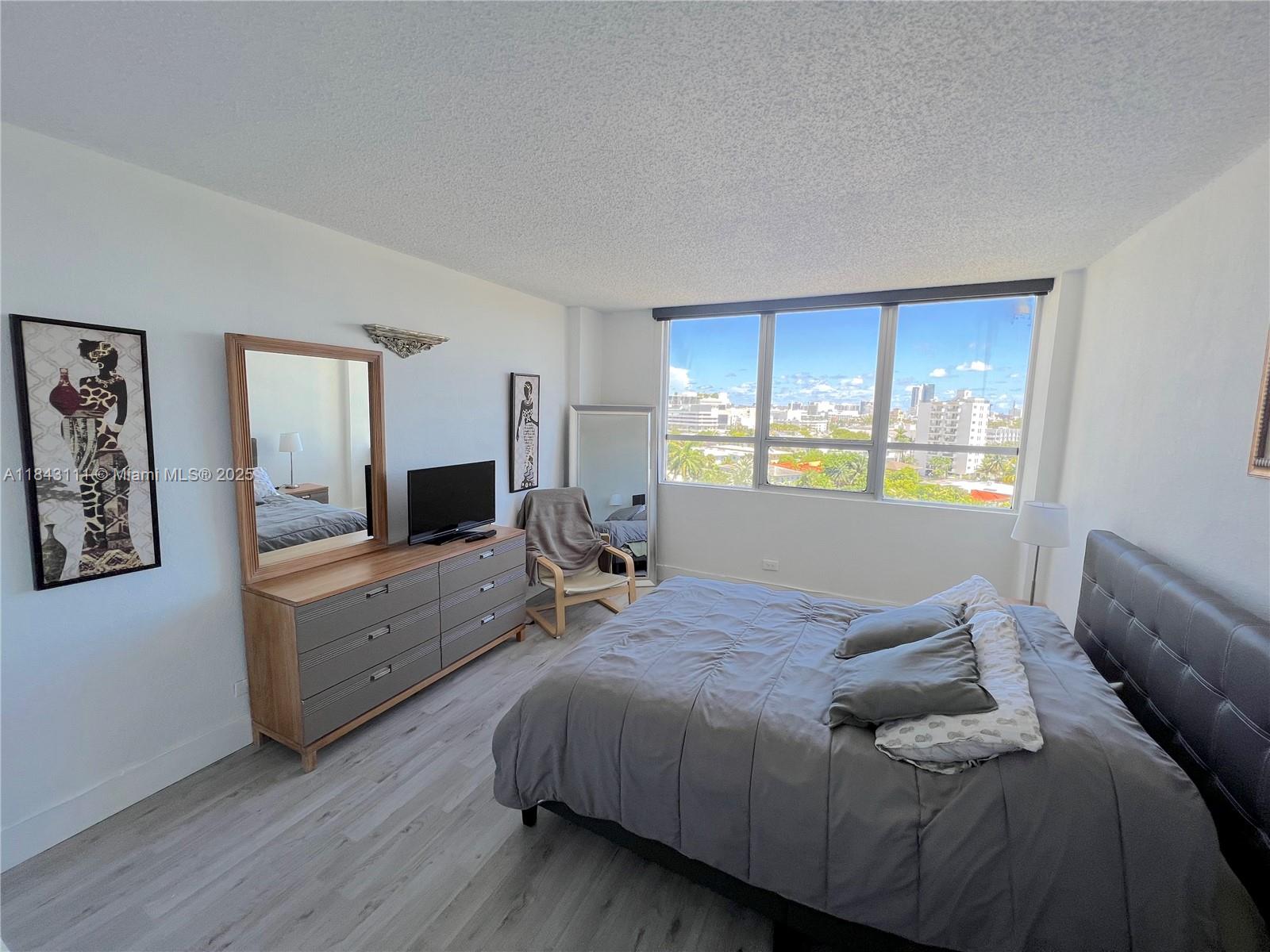 1500 Bay Road, Unit 808S Miami Beach, FL 33139 - Photo 15 of 33 Gallery Image 15