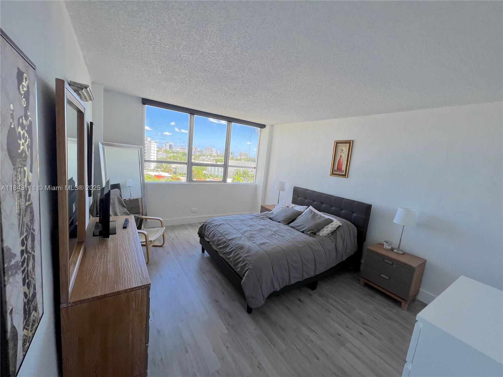 1500 Bay Road, Unit 808S Miami Beach, FL 33139 - Photo 16 of 33 Gallery Image 16