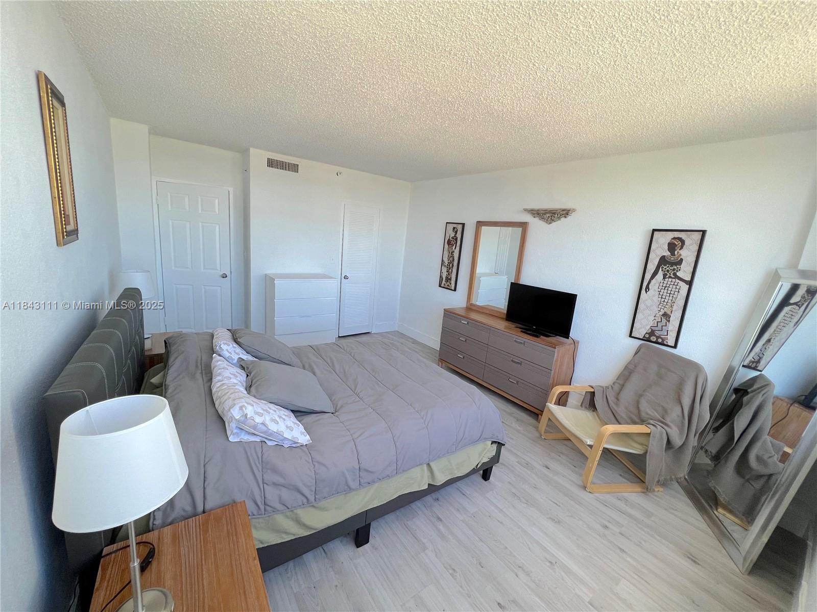 1500 Bay Road, Unit 808S Miami Beach, FL 33139 - Photo 17 of 33 Gallery Image 17