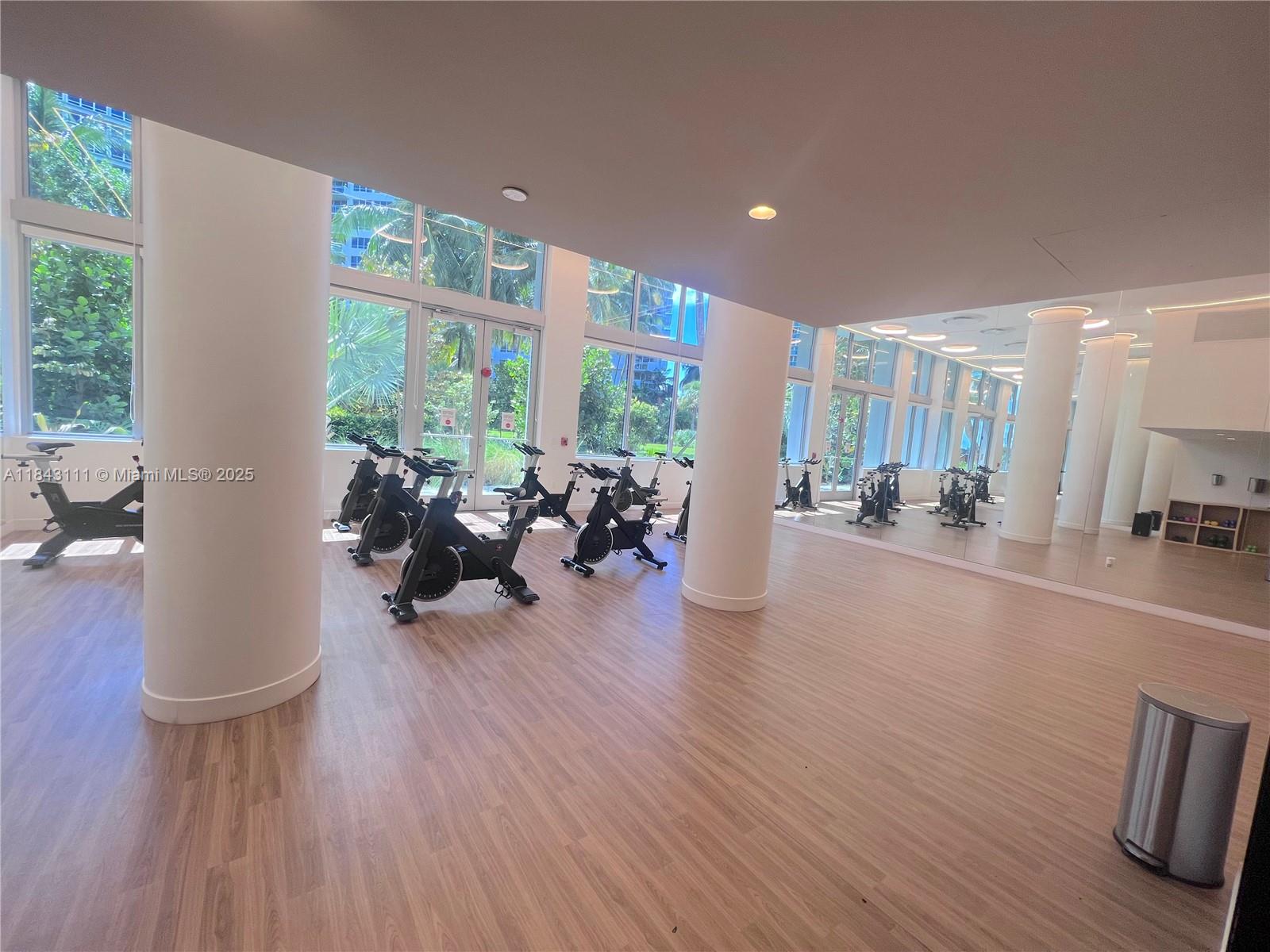 1500 Bay Road, Unit 808S Miami Beach, FL 33139 - Photo 25 of 33 Gallery Image 25