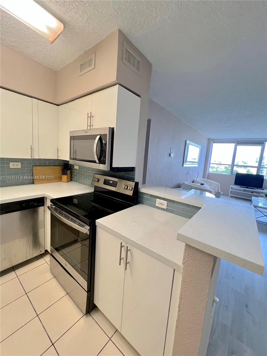 1500 Bay Road, Unit 808S Miami Beach, FL 33139 - Photo 8 of 33 Gallery Image 8