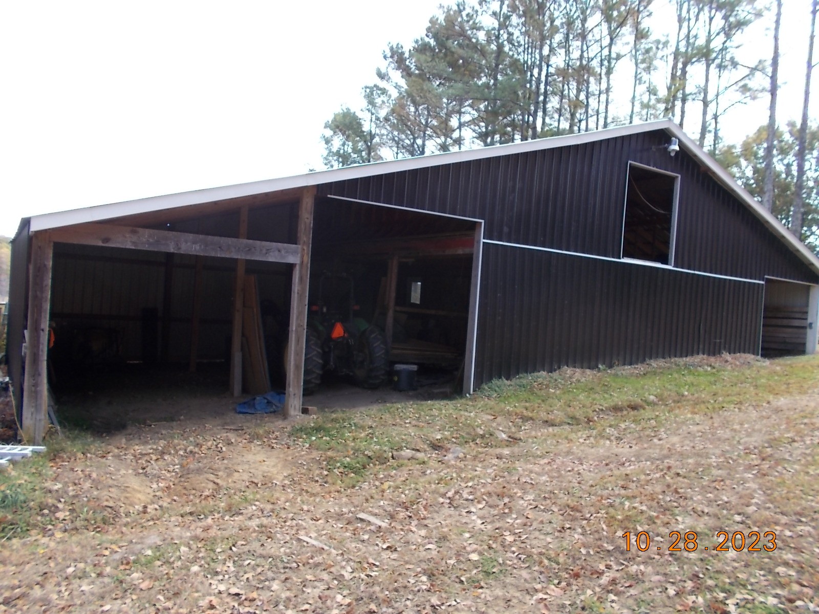260 Round Top Road Alexandria, TN 37012 - Photo 23 of 65 a backyard of a house