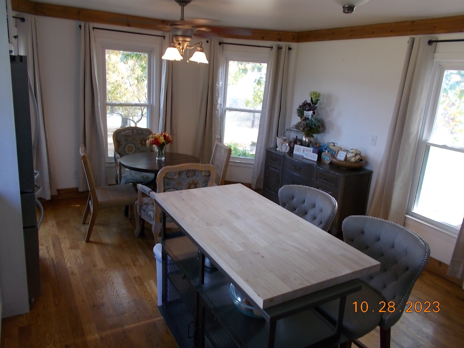260 Round Top Road Alexandria, TN 37012 - Photo 34 of 65 a living room with furniture and a window