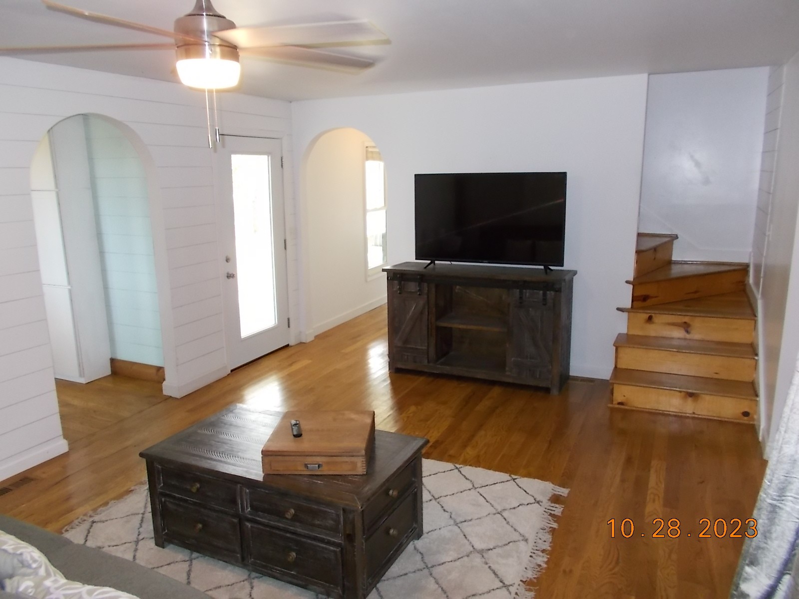 260 Round Top Road Alexandria, TN 37012 - Photo 39 of 65 a living room with furniture and a flat screen tv