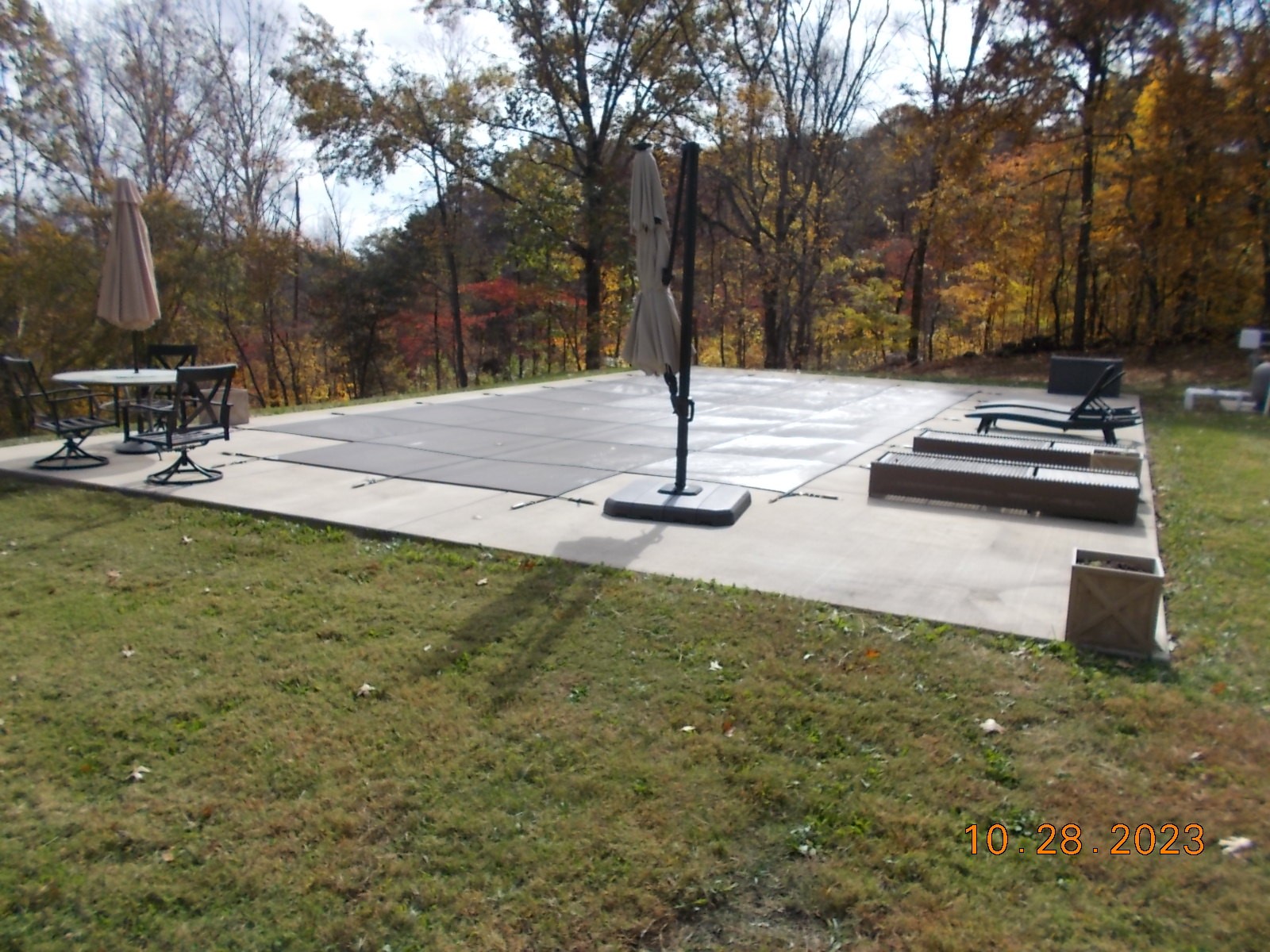 260 Round Top Road Alexandria, TN 37012 - Photo 5 of 65 a swimming pool with wooden fence