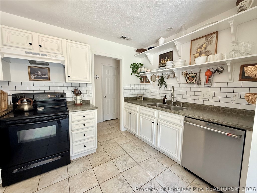 234 Pender Road Spring Lake, NC 28390 - Photo 13 of 39
