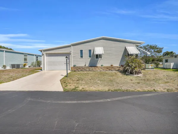 $194,900 | 233 Eagle Road, Unit 233, Naples, FL 34114