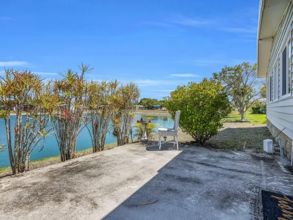$194,900 | 233 Eagle Road, Unit 233, Naples, FL 34114