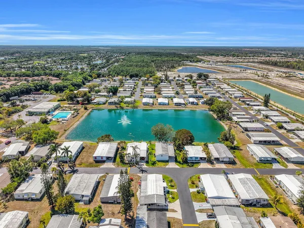 $194,900 | 233 Eagle Road, Unit 233, Naples, FL 34114