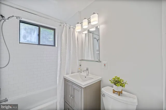 $465,000 | 4114 Davis Place Northwest, Unit 311, Washington, DC 20007