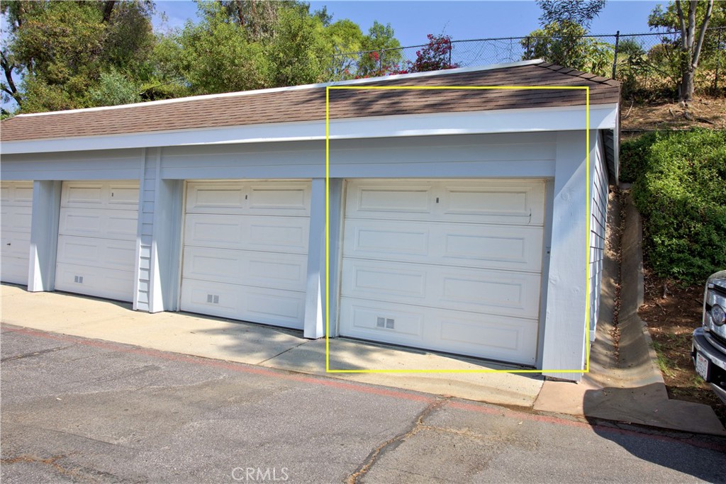 1083 Lakeview Terrace Azusa, CA 91702 - Photo 8 of 36 a house with a outdoor space