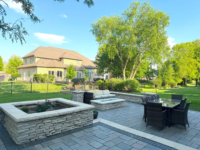 $949,713 | 2652 Charlestowne Lane, Naperville, IL 60564