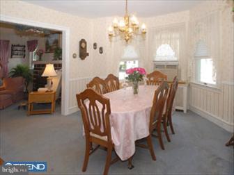 927 Edgewood Road Havertown, PA 19083 - Photo 3 of 6