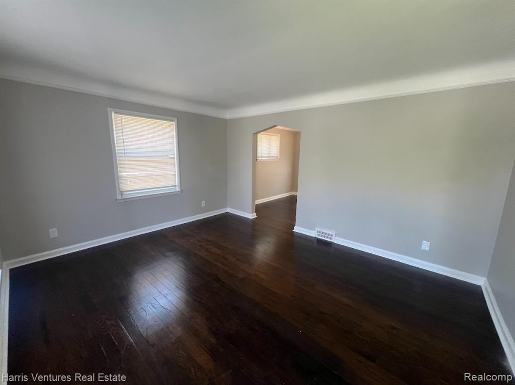 22148 Moross Road Grosse Pointe, MI 48236 - Photo 6 of 16