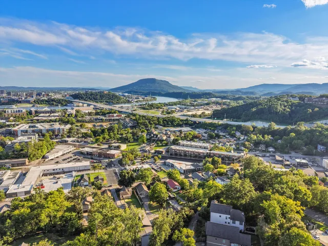 $1,065,000 | 509 Eaves Place, Chattanooga, TN 37405