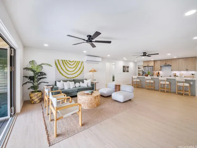 $2,350,000 | 61-284 Kamehameha Highway, Haleiwa, HI 96712