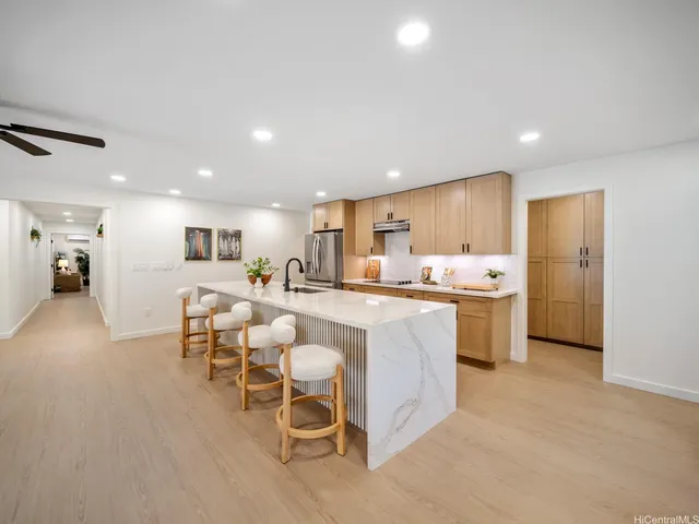 $2,350,000 | 61-284 Kamehameha Highway, Haleiwa, HI 96712