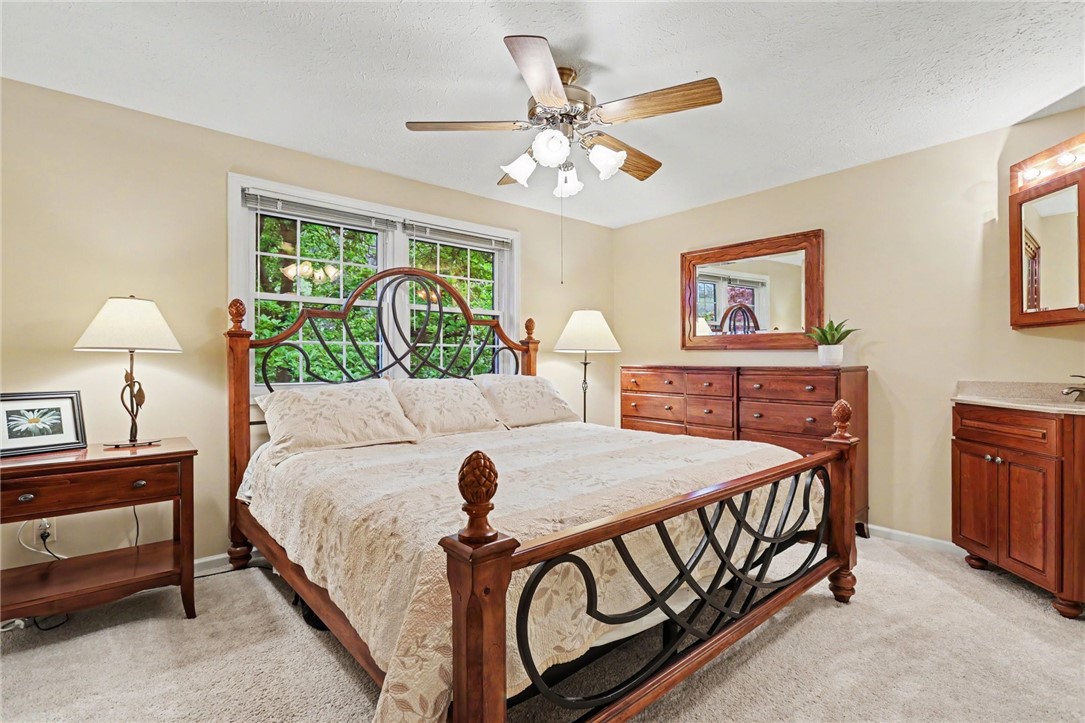 10 High Point Drive Parma, NY 14559 - Photo 10 of 28 Primary Bedroom with private attached shower/toile