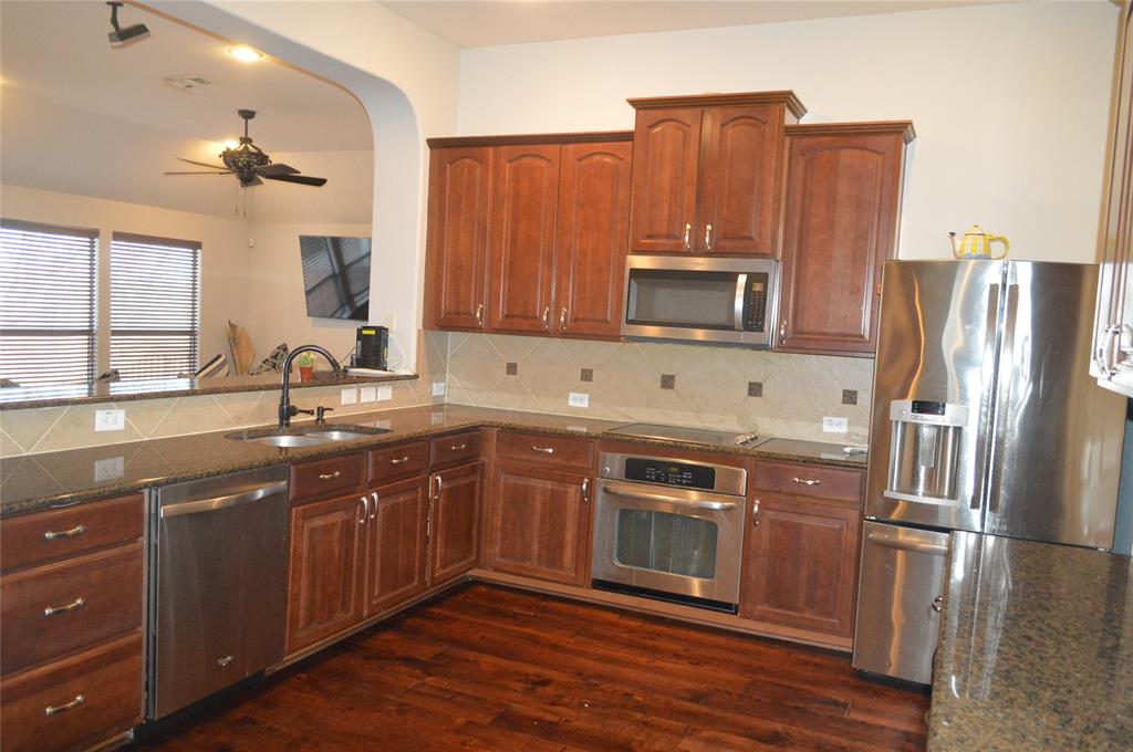 3965 Hunter Peak Road Fort Worth, TX 76262 - Photo 4 of 19