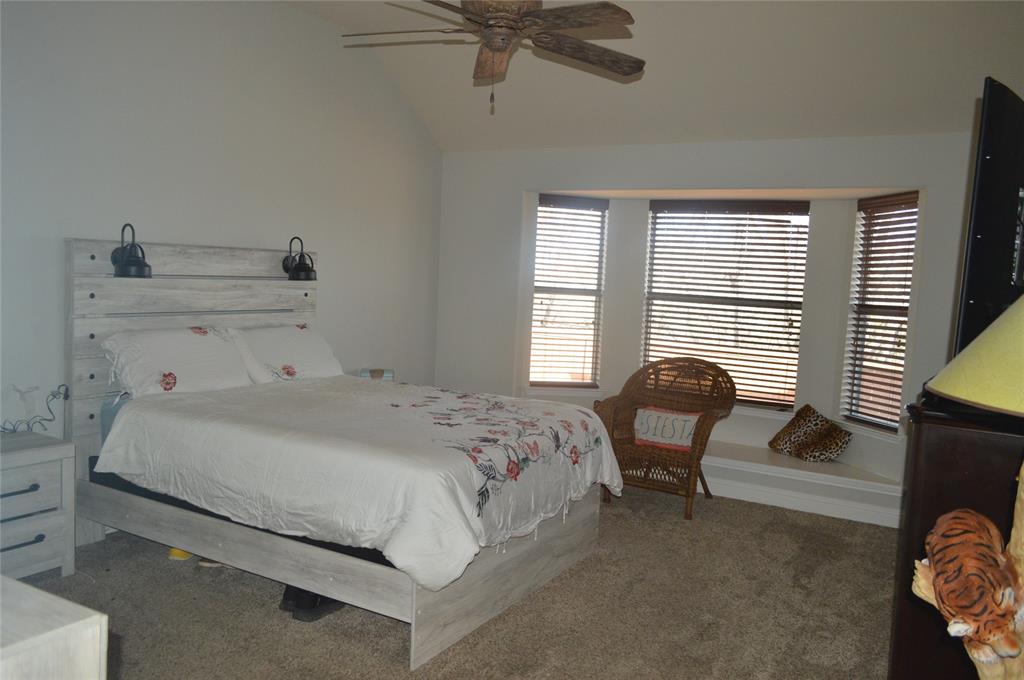 3965 Hunter Peak Road Fort Worth, TX 76262 - Photo 8 of 19