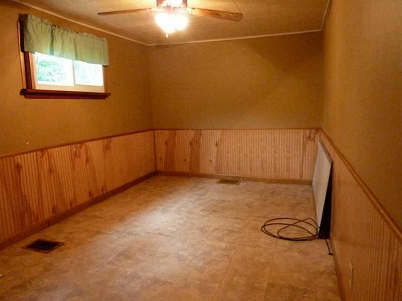 958 Cliff Mine Road Coraopolis, PA 15108 - Photo 13 of 25 Bedroom.