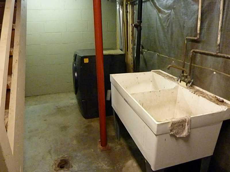 958 Cliff Mine Road Coraopolis, PA 15108 - Photo 21 of 25 Other. Laundry Room