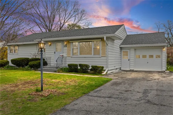 $209,900 | 254 Vinedale Avenue, Irondequoit, NY 14622