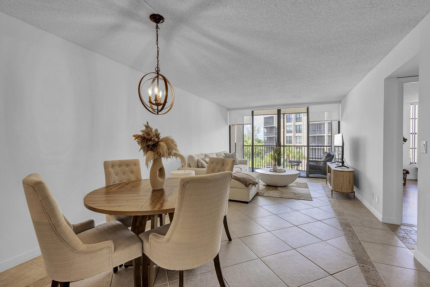 21 Royal Palm Way, Unit 4050 Boca Raton, FL 33432 - Photo 11 of 57 Dining Area