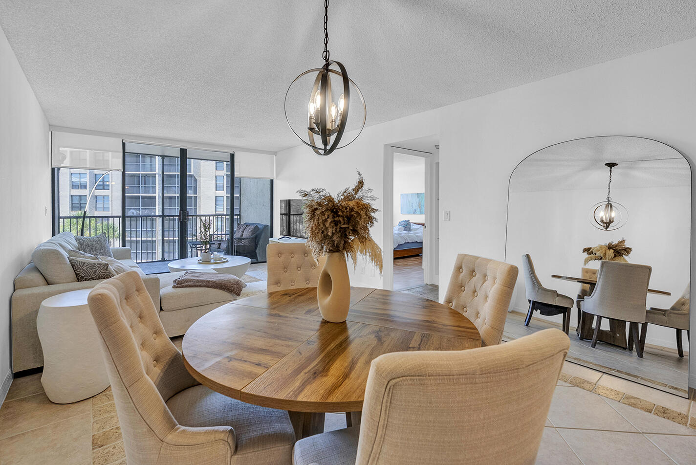 21 Royal Palm Way, Unit 4050 Boca Raton, FL 33432 - Photo 12 of 57 Dining Area