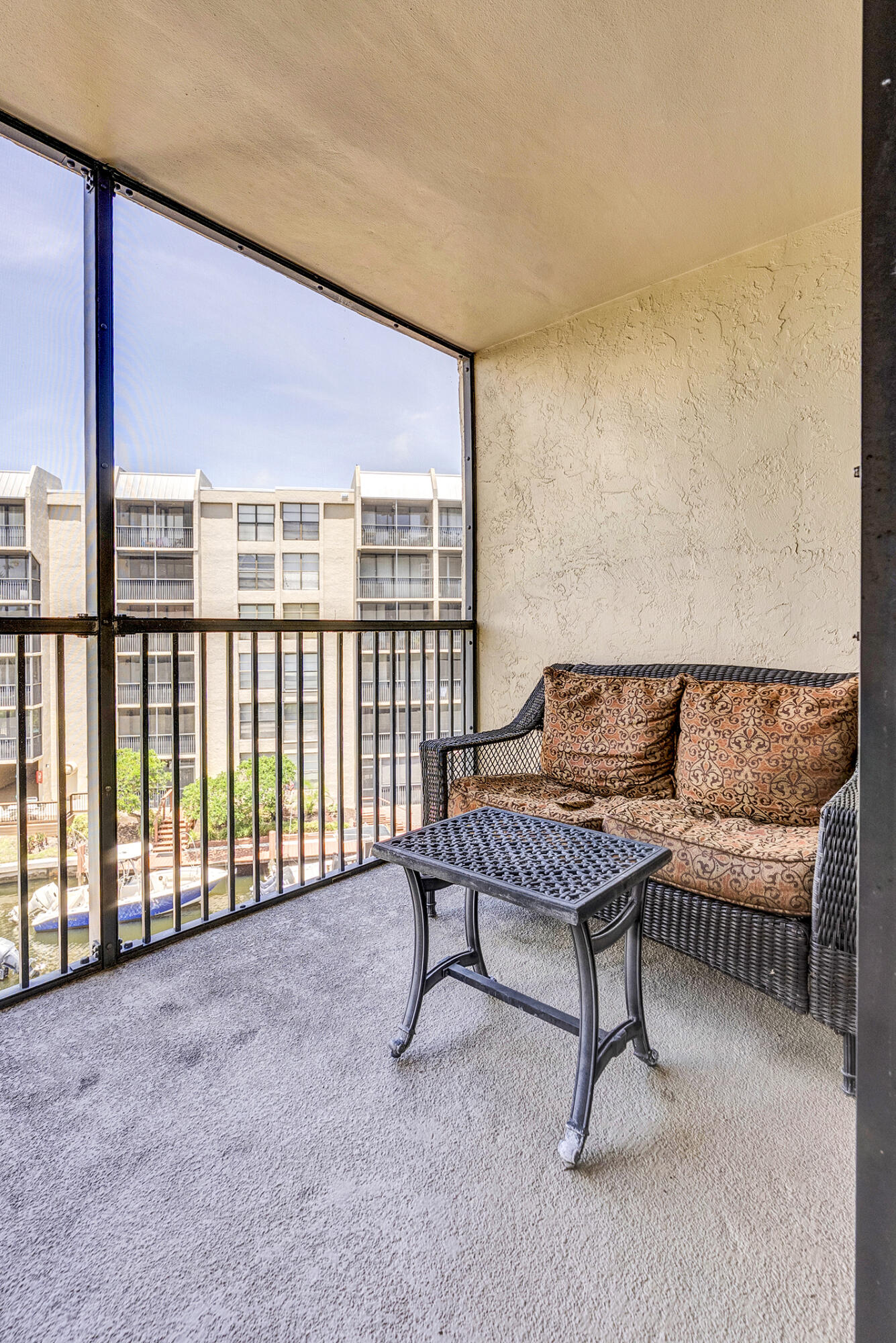 21 Royal Palm Way, Unit 4050 Boca Raton, FL 33432 - Photo 16 of 57 Balcony