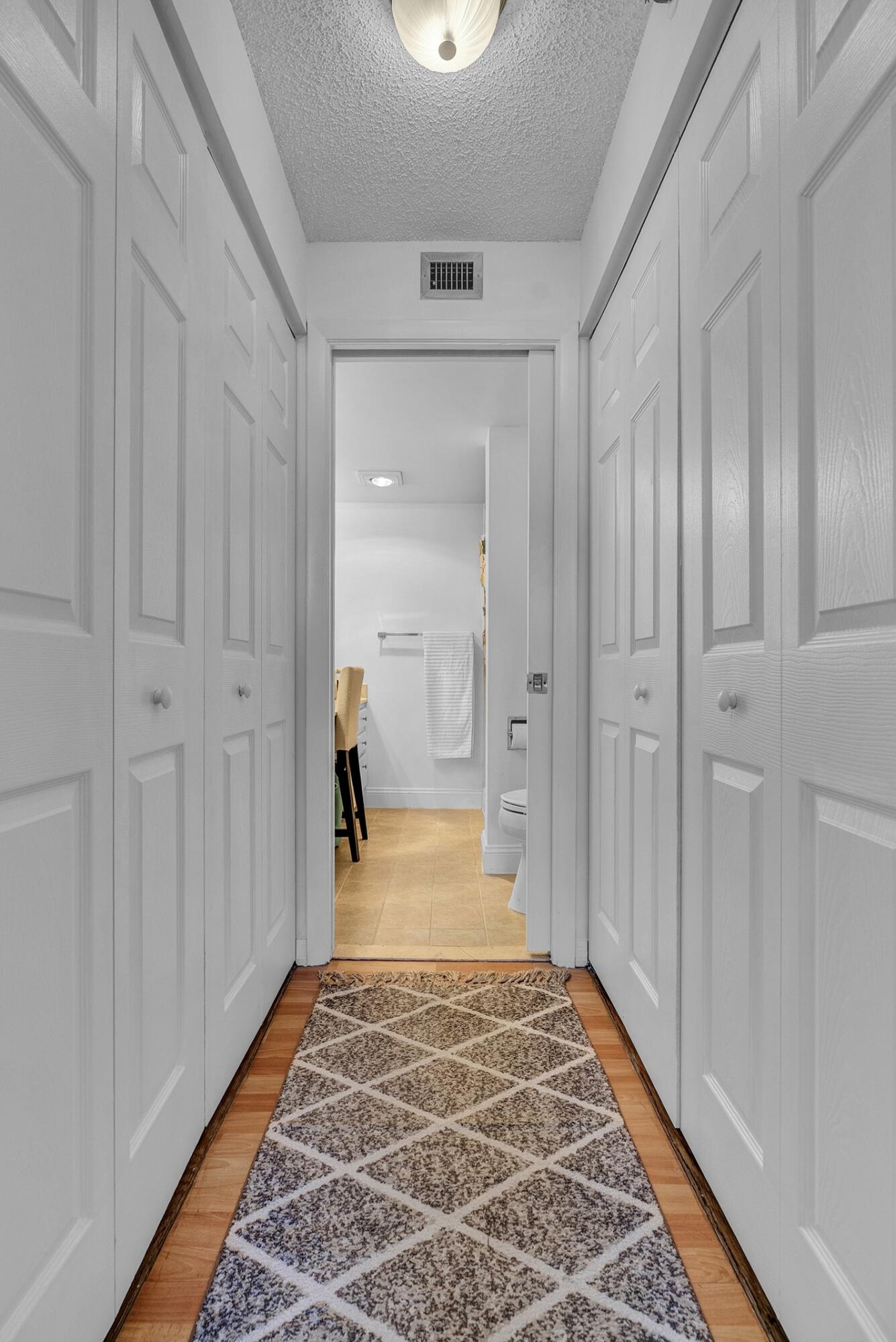 21 Royal Palm Way, Unit 4050 Boca Raton, FL 33432 - Photo 22 of 57 Foyer