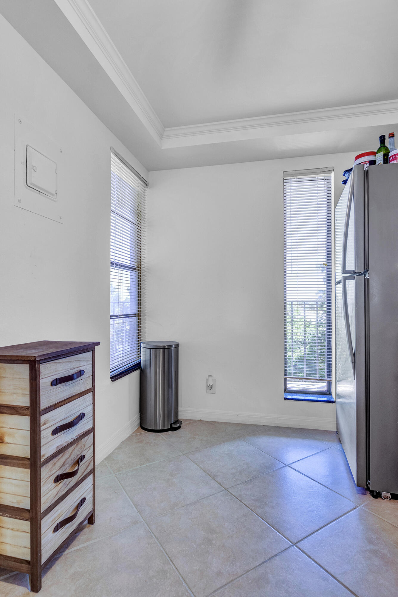 21 Royal Palm Way, Unit 4050 Boca Raton, FL 33432 - Photo 32 of 57 Kitchen