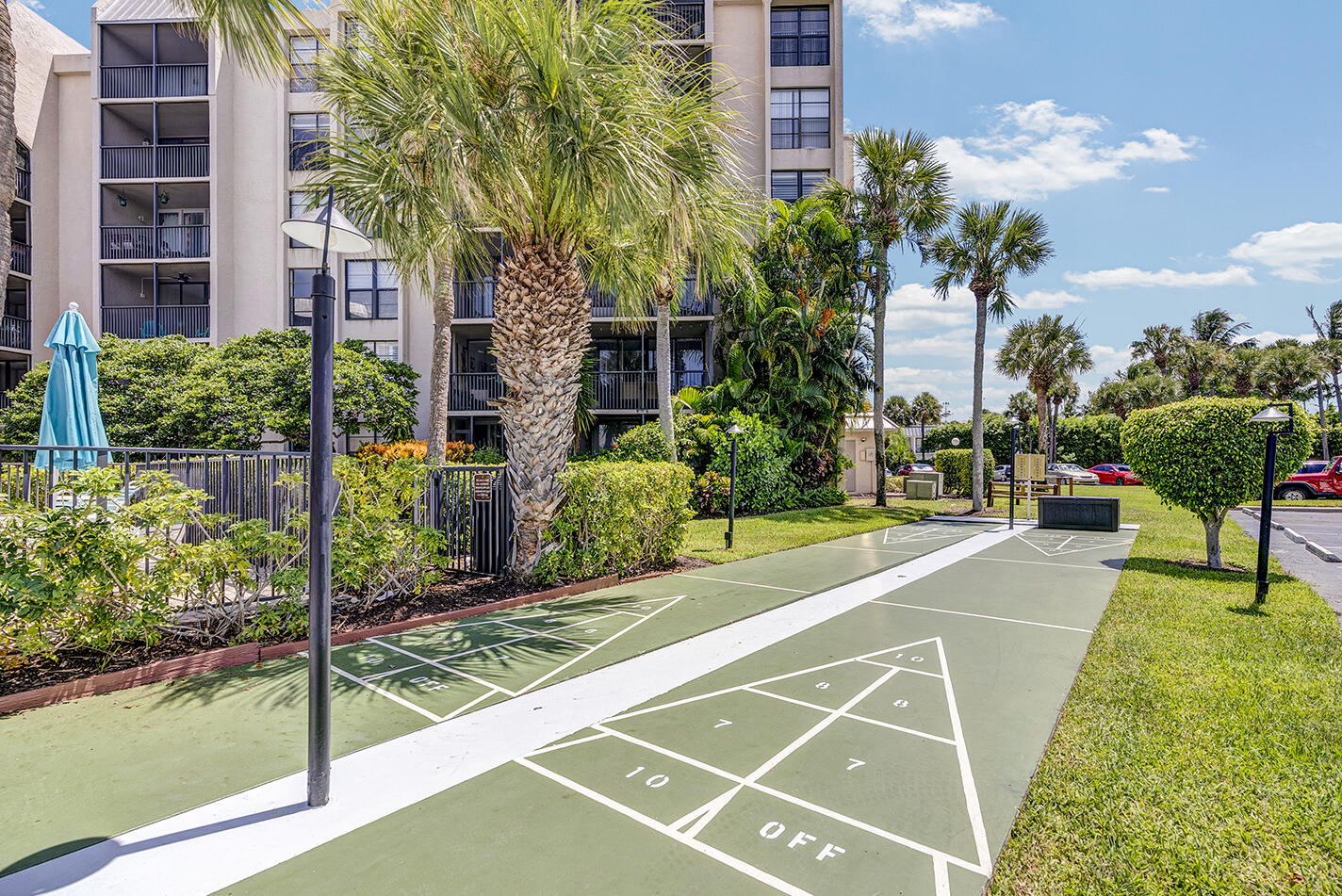21 Royal Palm Way, Unit 4050 Boca Raton, FL 33432 - Photo 45 of 57 Shaffle Boards