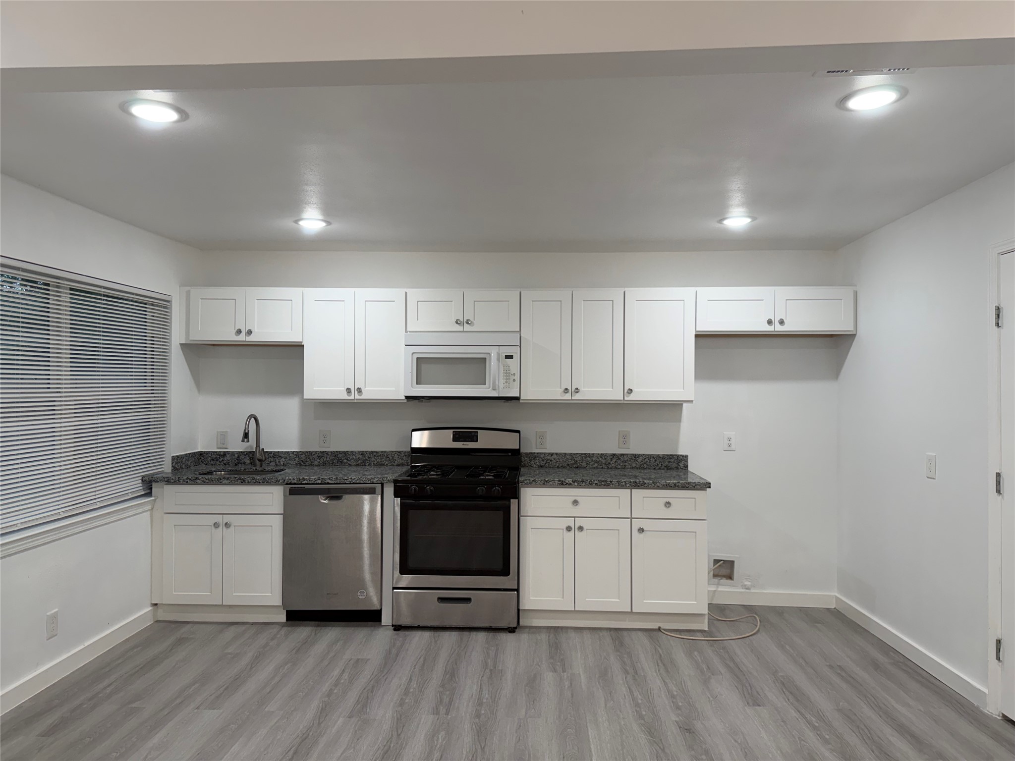 408 Commanche Road Conroe, TX 77316 - Photo 4 of 9