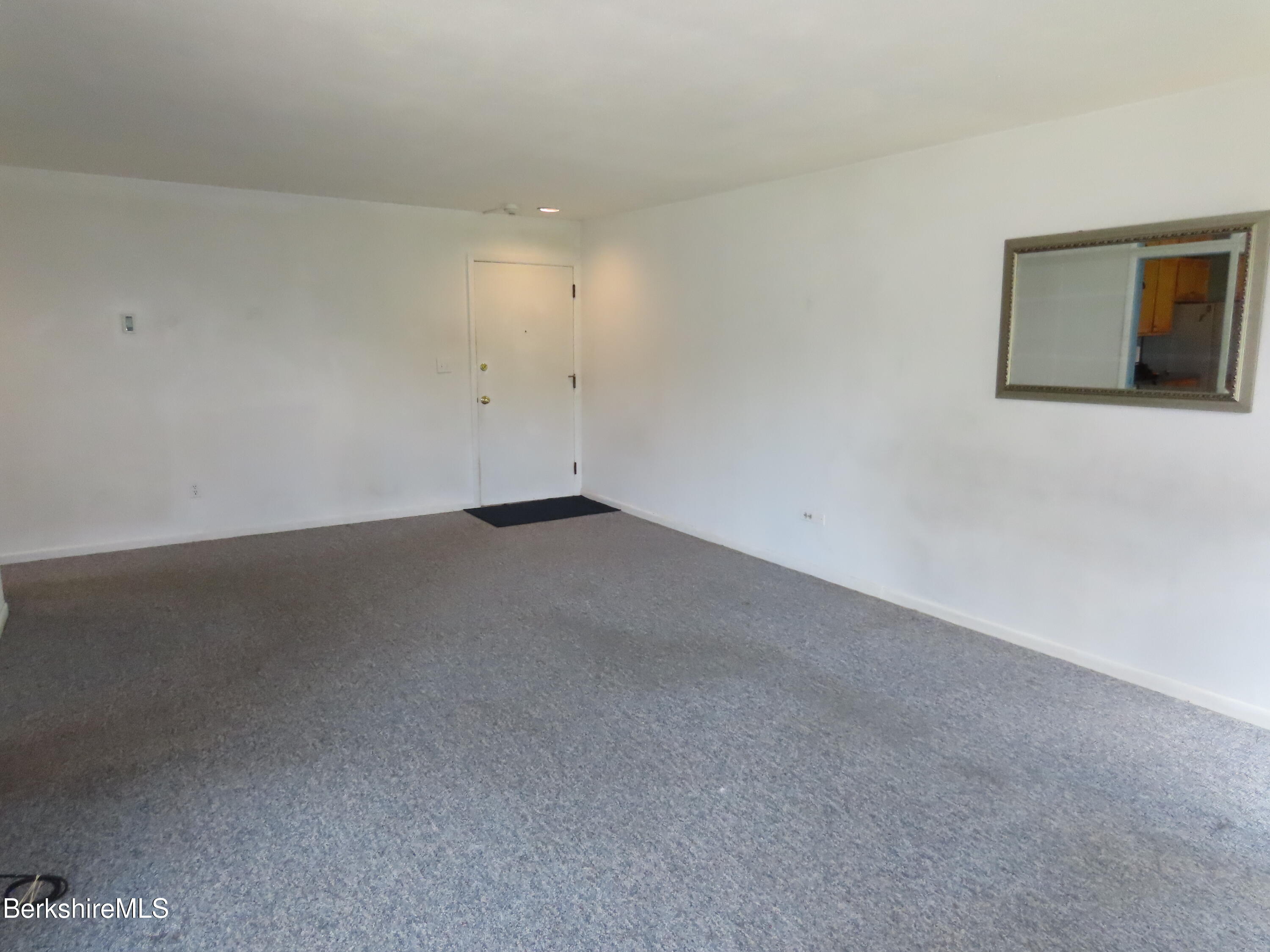 189 Stratton Road, Unit C4 Williamstown, MA 01267 - Photo 10 of 29 Living room out to hallway