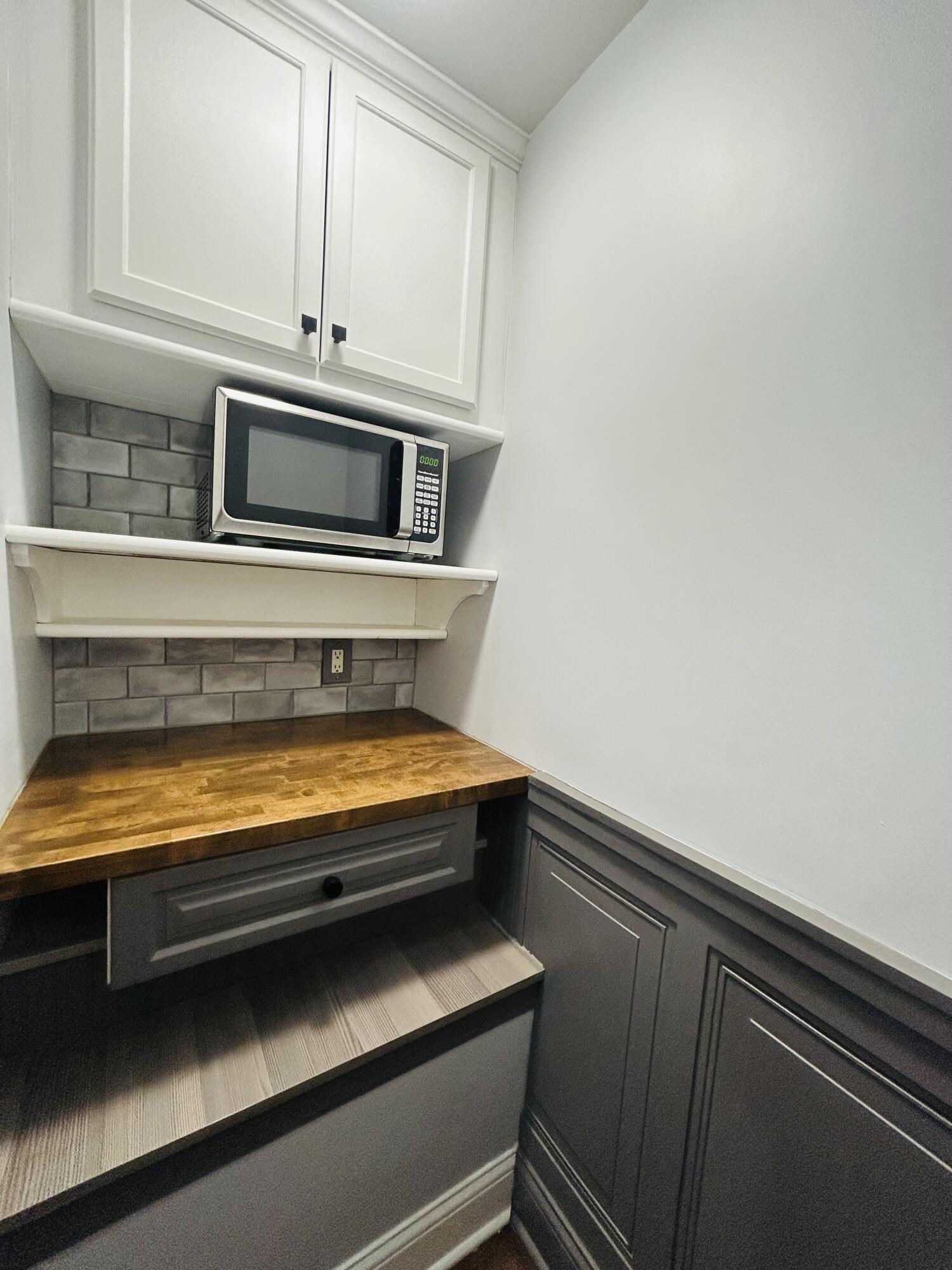 3624 Lowden Street Kalamazoo, MI 49008 - Photo 21 of 36 IMG_9227