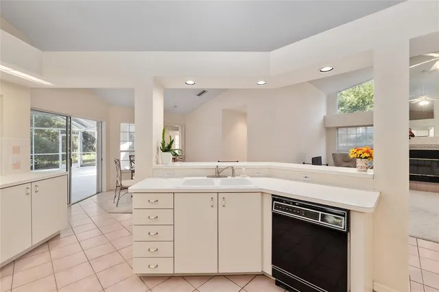 $645,000 | 4704 Northwest 57th Drive, Gainesville, FL 32653