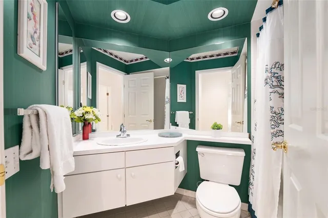 $645,000 | 4704 Northwest 57th Drive, Gainesville, FL 32653