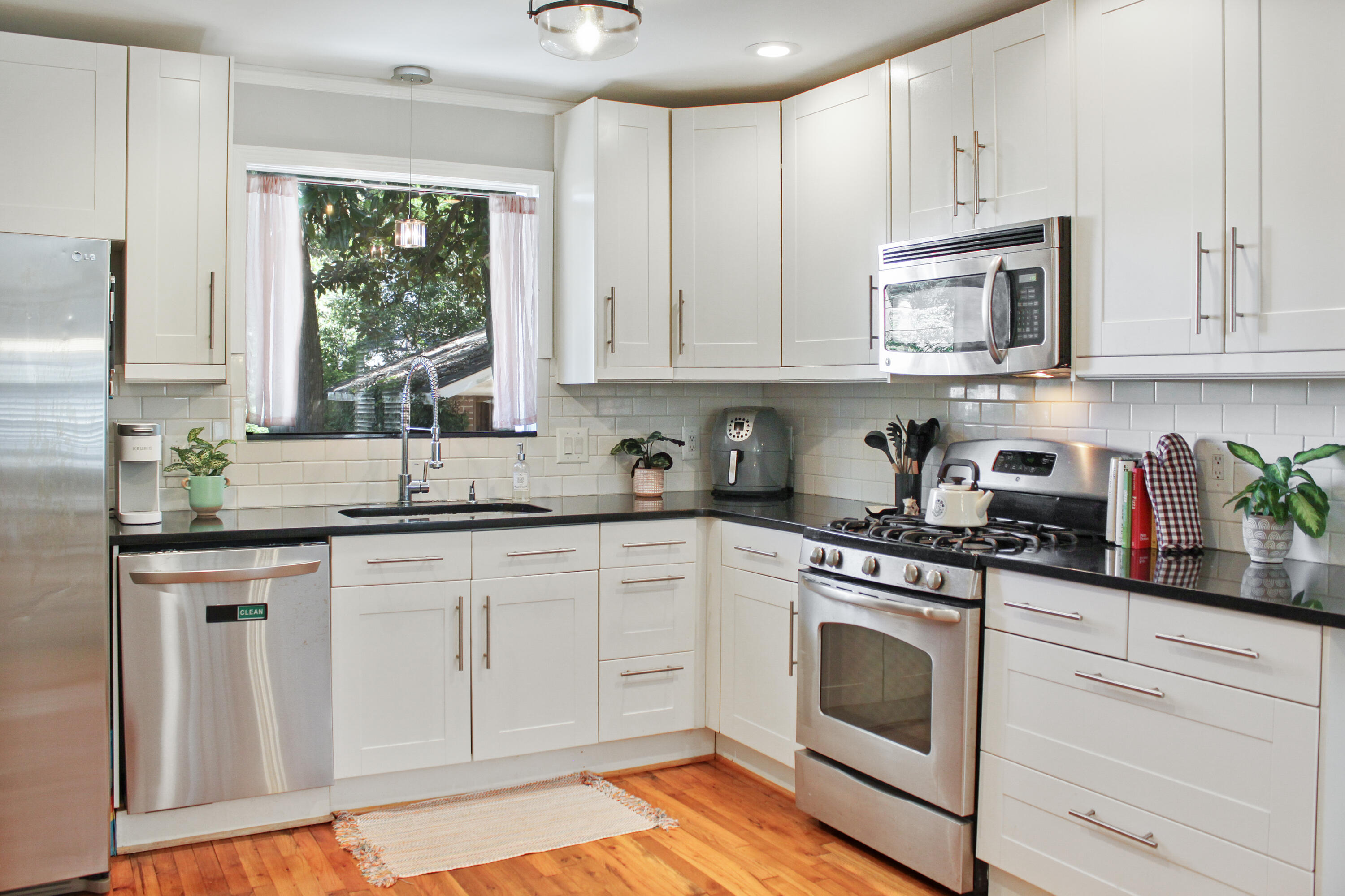 516 Wando Street Columbia, SC 29205 - Photo 3 of 17 Kitchen