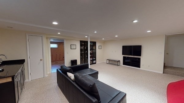 6 Pequot Road Wayland, MA 01778 - Photo 17 of 26 Gallery Image 17