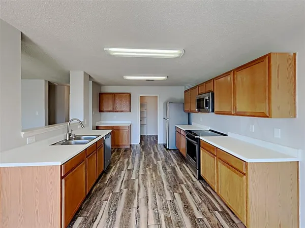 $2,260 | 2104 Navada Way, Fort Worth, TX 76247