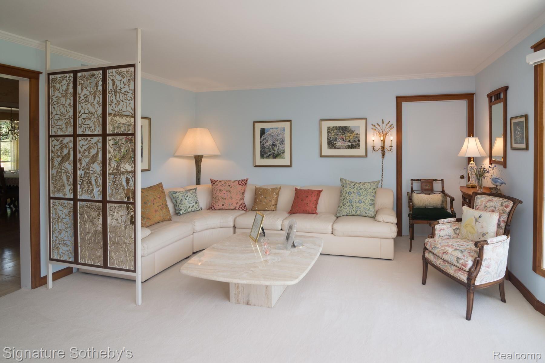172 Chesterfield Road Bloomfield Hills, MI 48304 - Photo 15 of 98 054_64.jpg Formal living room opposite side of fireplace wall