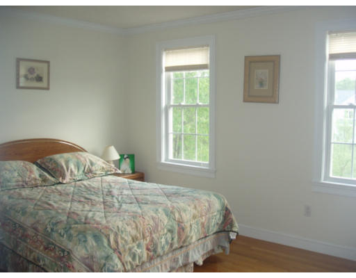 12 Noreen Road Mansfield, MA 02048 - Photo 11 of 13 Gallery Image 11