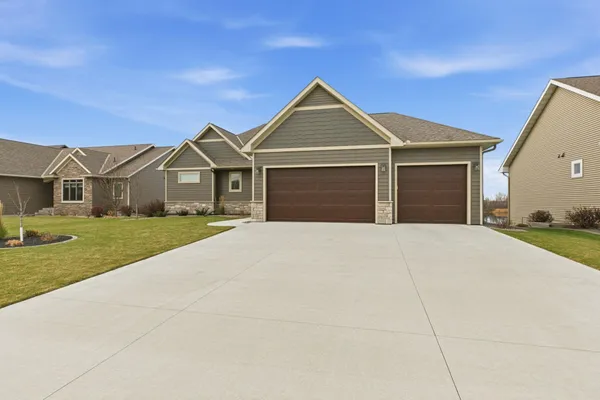 $929,900 | 1505 20th Avenue South, Sartell, MN 56377