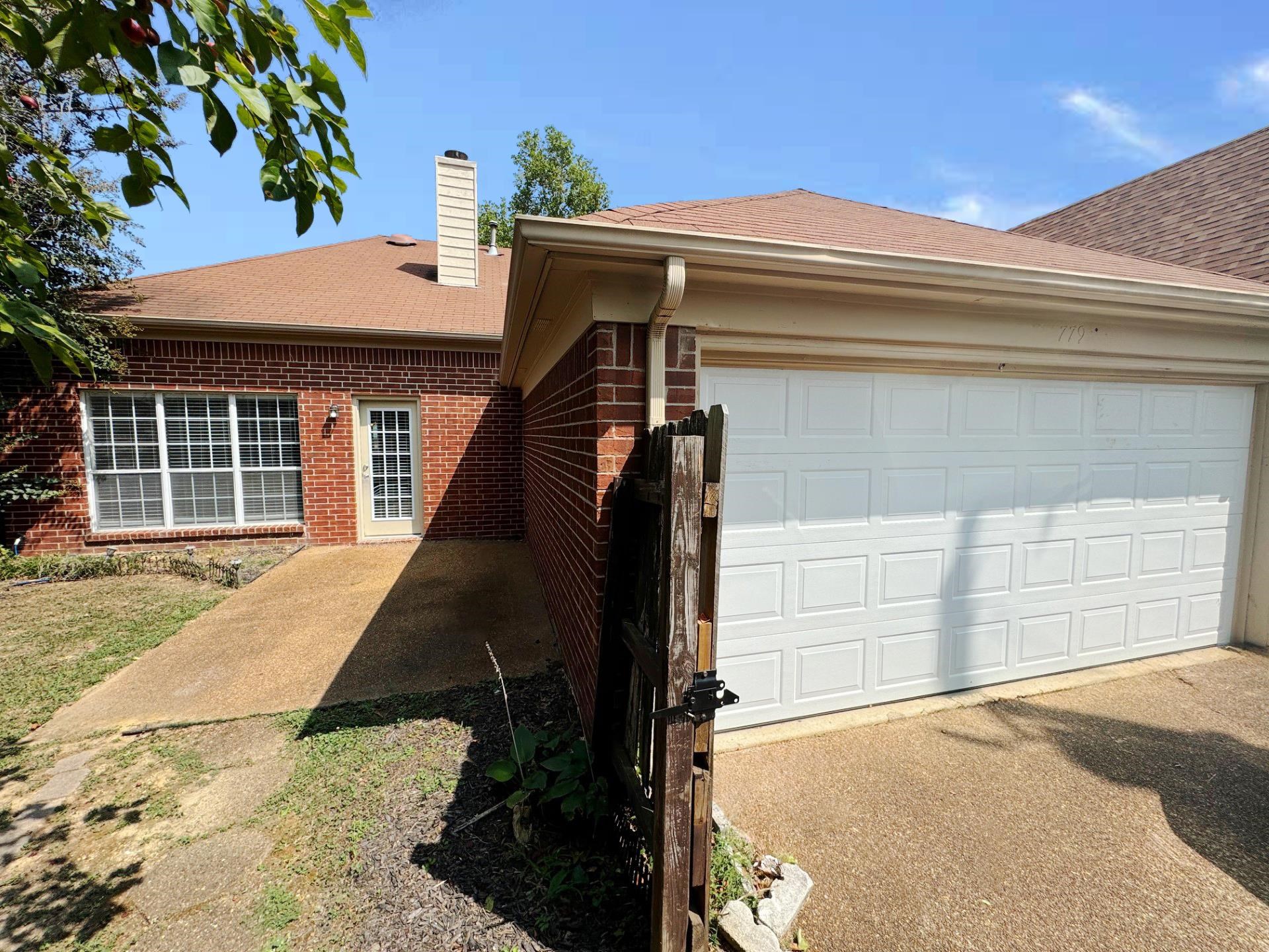 779 North Sanga Road Memphis, TN 38018 - Photo 11 of 12 Ranch-style house with a garage
