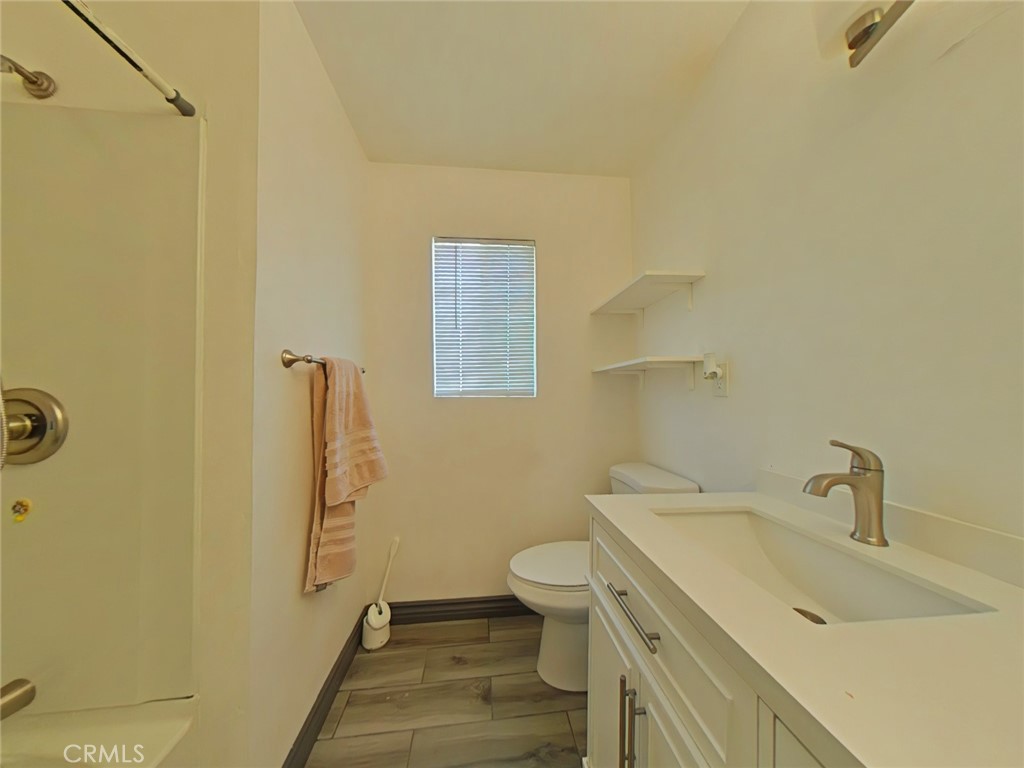 12757 Kiowa Road, Unit 3 Apple Valley, CA 92308 - Photo 5 of 10