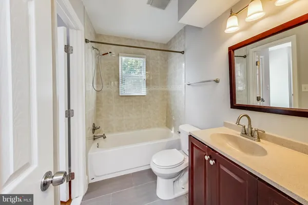 $2,950 | 1145 46th Place Southeast, Washington, DC 20019