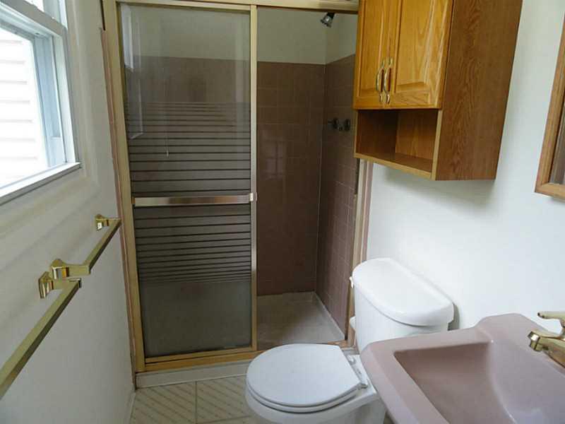 456 Tivoli Road Plum, PA 15239 - Photo 12 of 21 Master Bath/Spa.