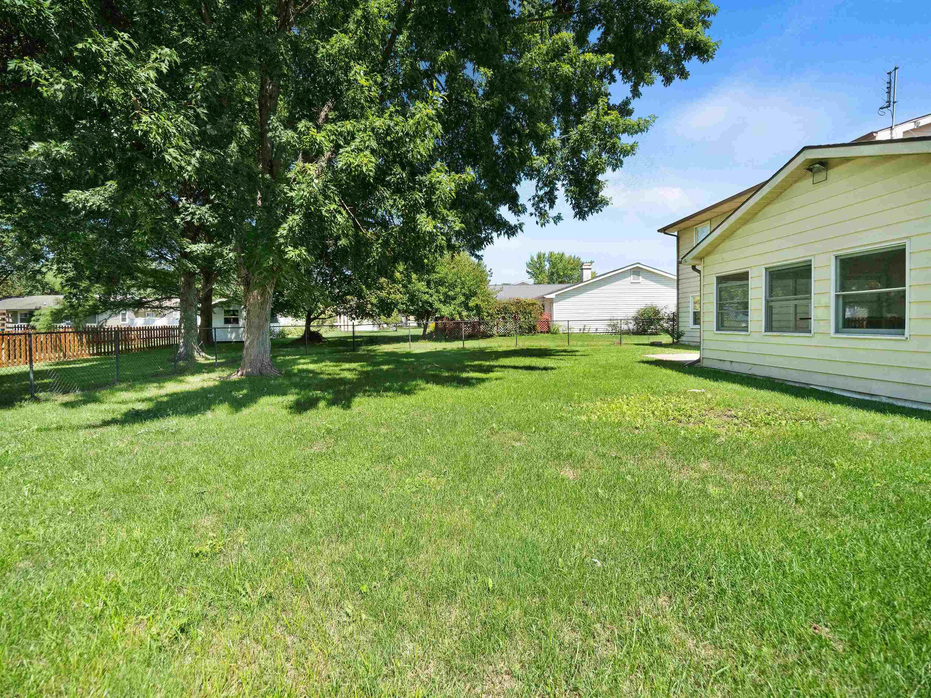 1332 Ridgewood Lane Bluffton, IN 46714 - Photo 6 of 32 Gallery Image 6