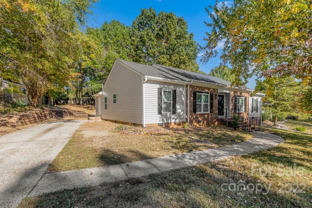 11808 Painted Tree Road Charlotte, NC 28226 - Photo 3 of 34 Gallery Image 3